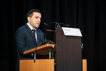 Junges Forum:  Davit Balbayan.