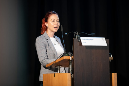 Junges Forum:  Stephanie Hahnemann.