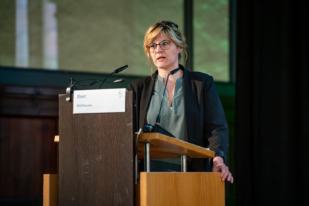 Junges Forum:  Juliane Illert.