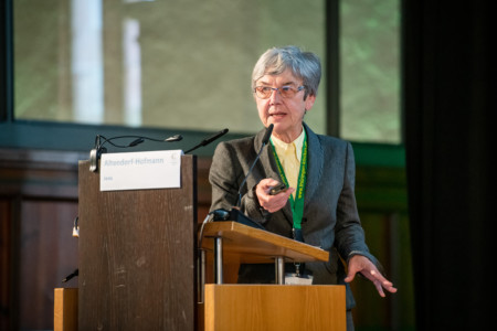 Leitlinien in der Chirurgie: PD. Dr. med. Annelore Altendorf-Hofmann.